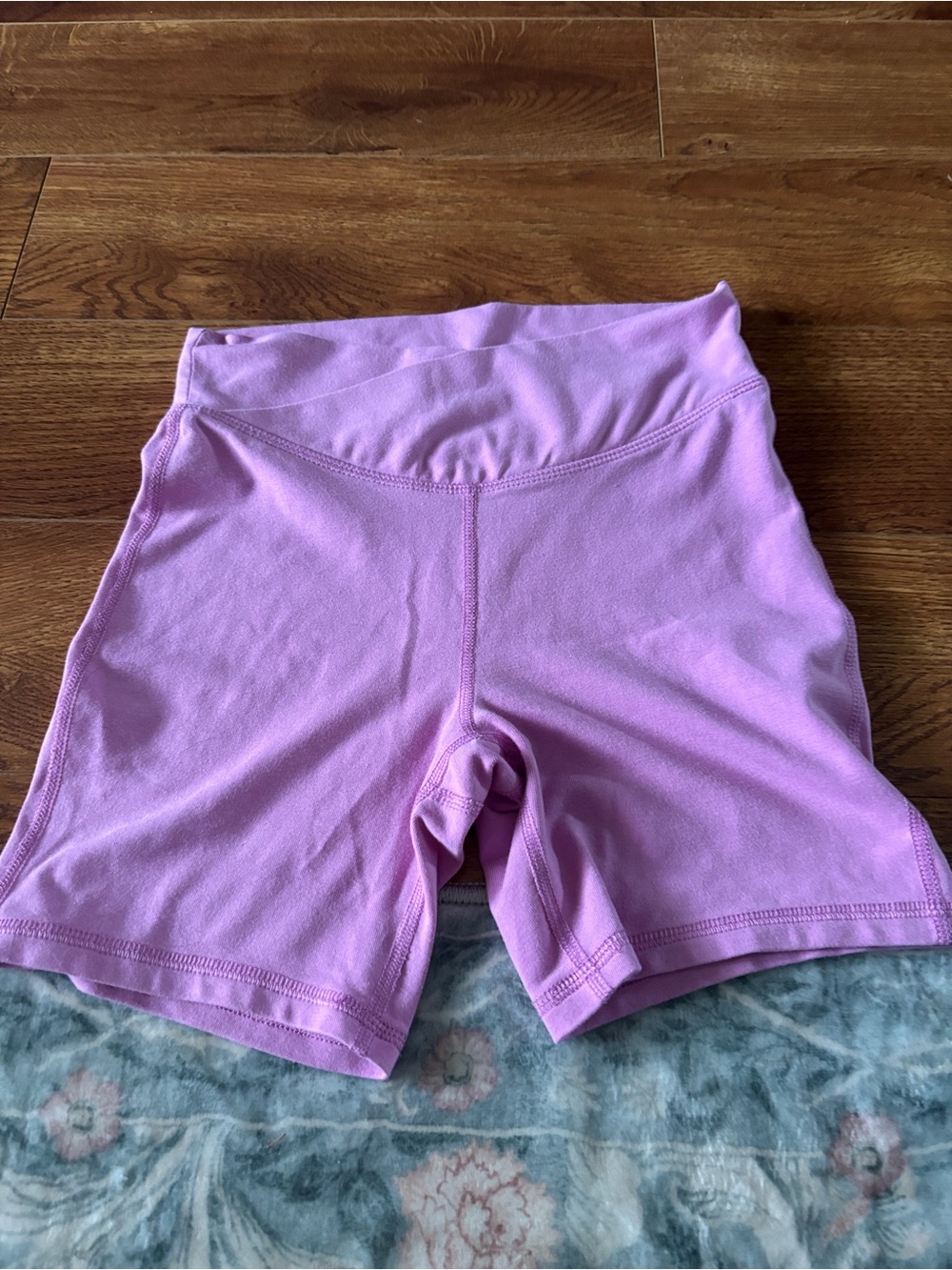 Old Navy High-Rise flare go dry Lilac Bike Shorts in size M